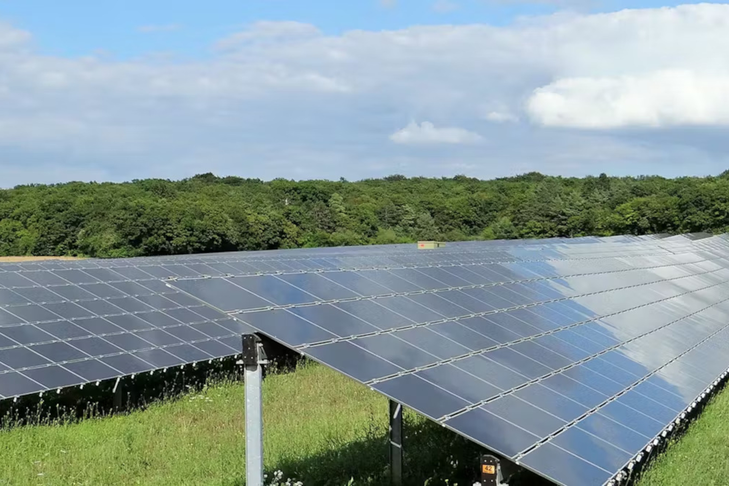 With around 700,000 panels, France’s Massangis solar farm generates 56 megawatts (MW) of power. The panels are manufactured by First Solar, a US company. Ibex73/Wikimedia, CC BY