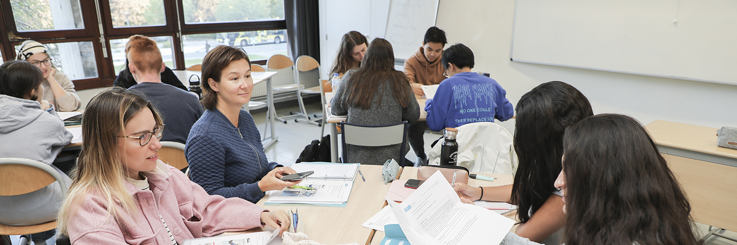 étudiants dans une salle de classe